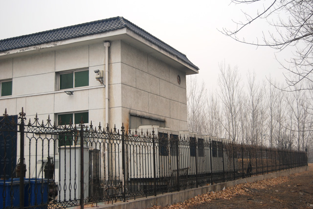 魯禹25P低溫空氣源熱泵馬池口水務站院外效果圖 魯禹25P低溫空氣源熱泵馬池口水務站院外效果圖